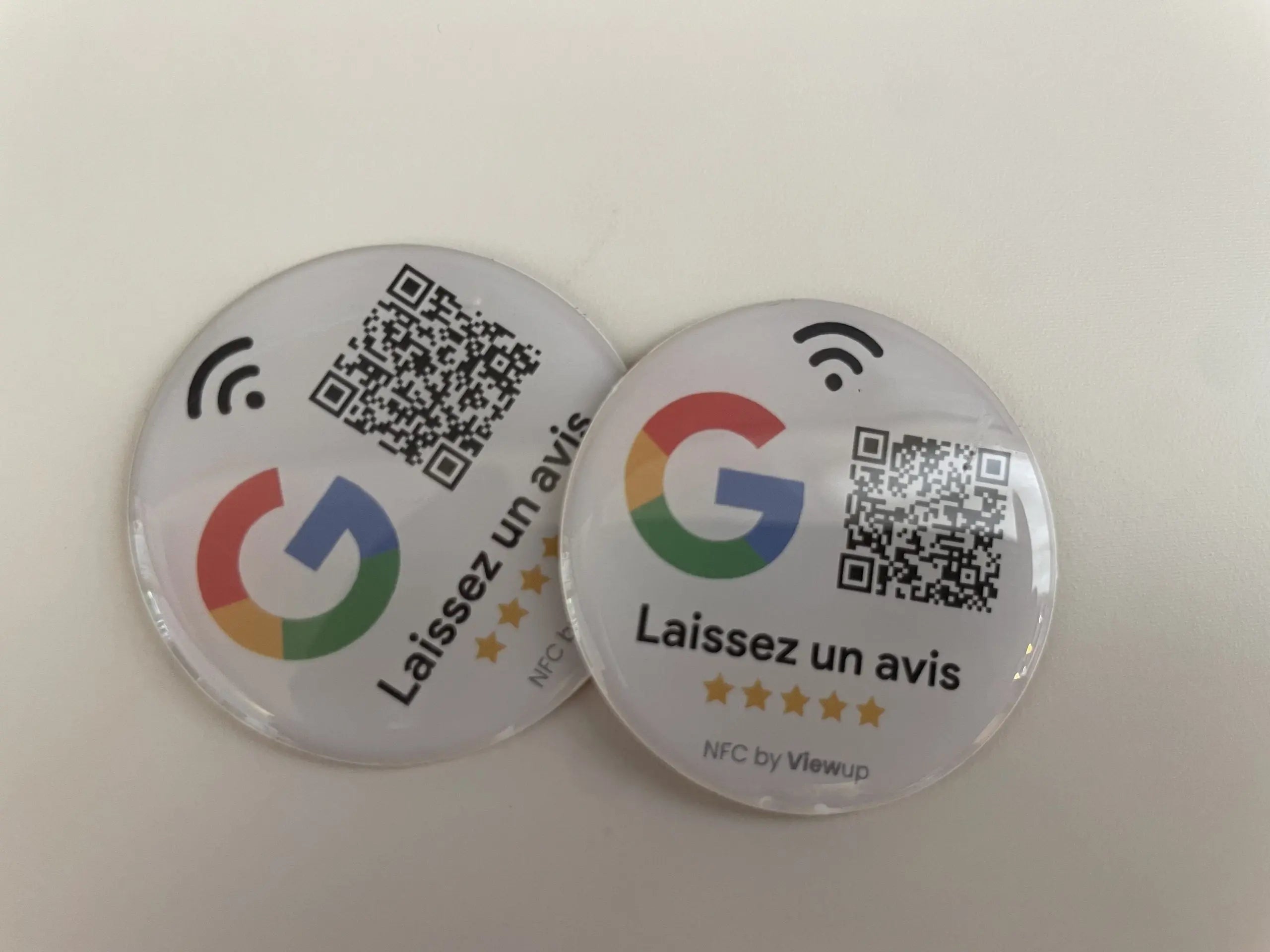 Badges autocollants NFC connectés - avis Google Viewup