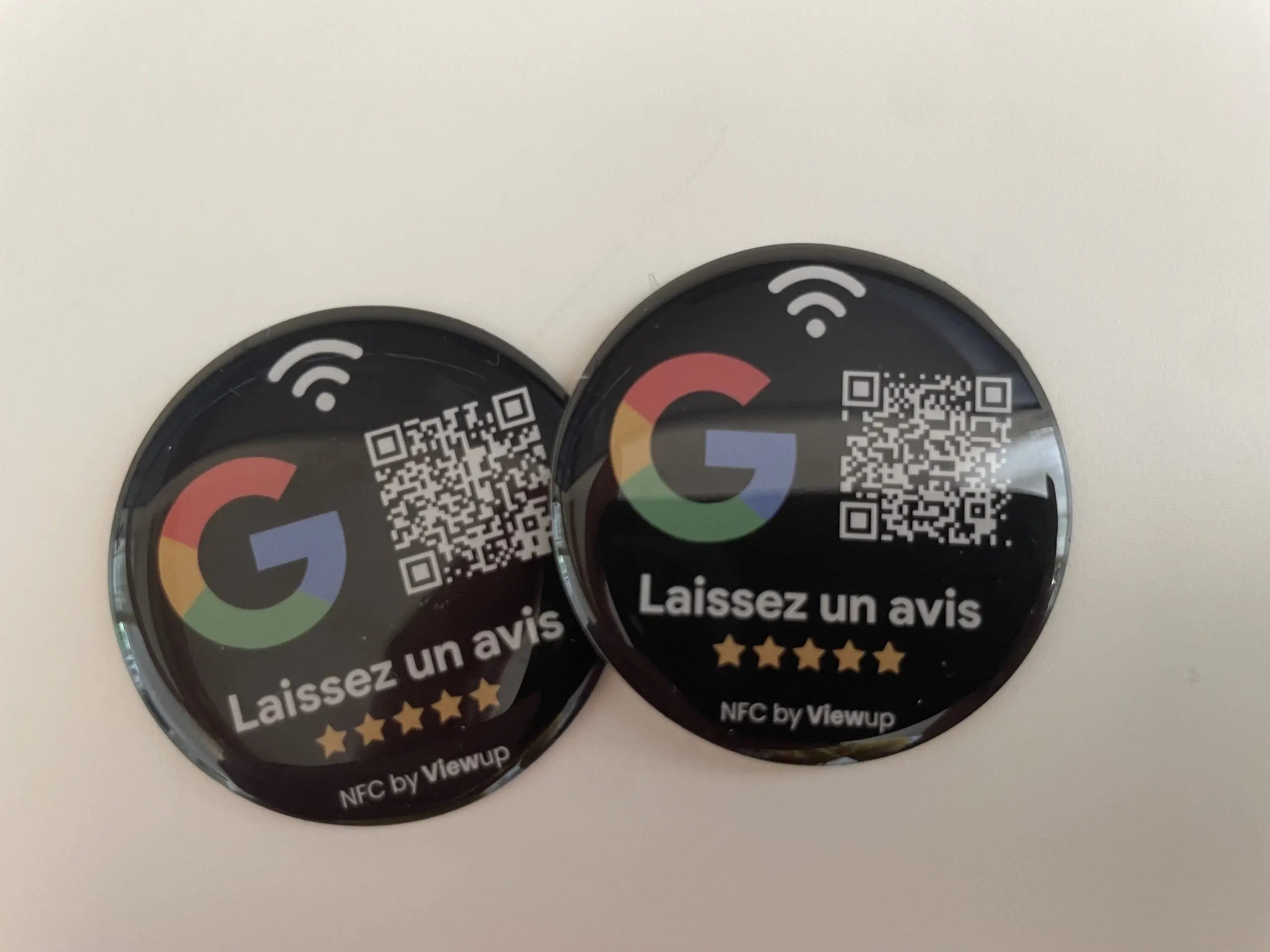 Badges autocollants NFC connectés - avis Google Viewup