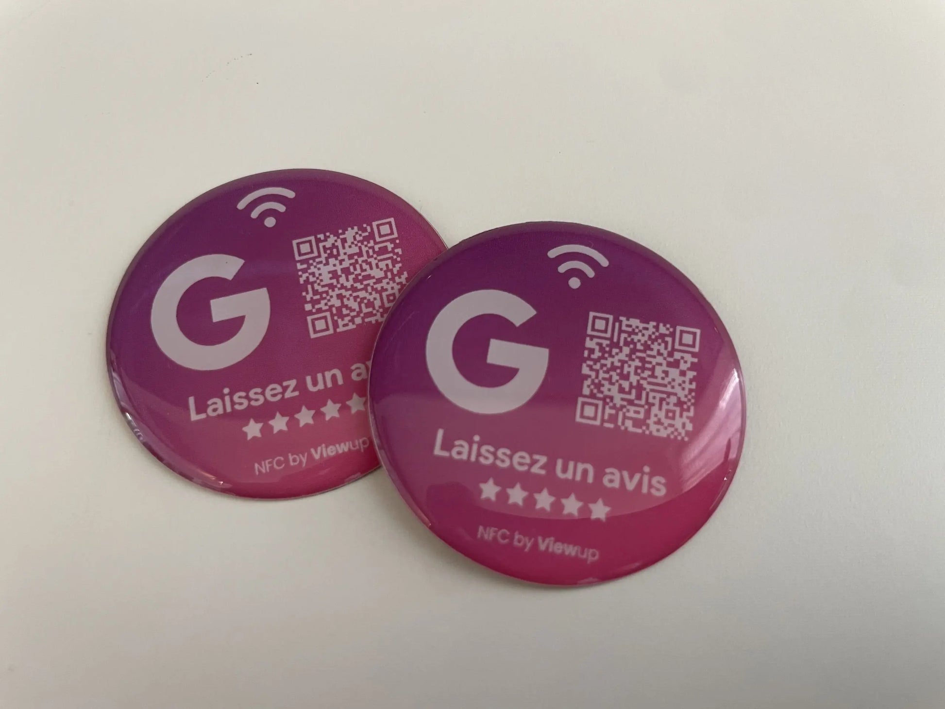 Badges autocollants NFC connectés - avis Google Viewup